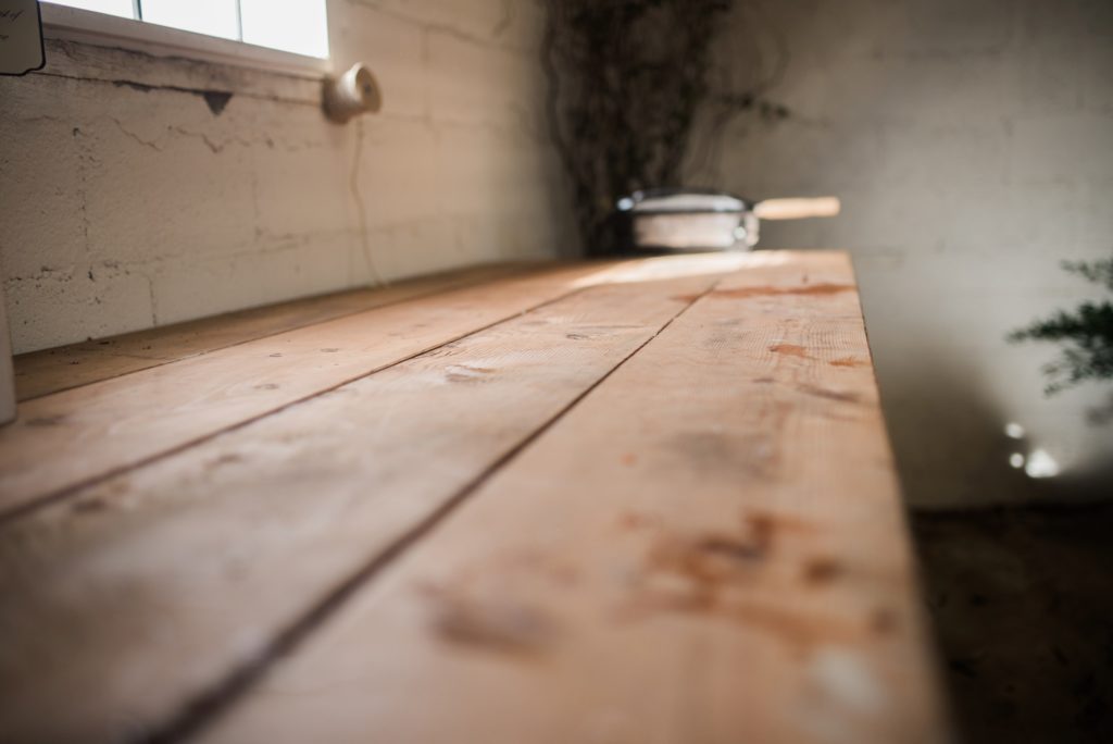 Threshing wood table