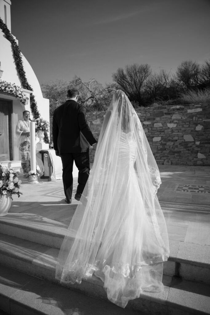 A relaxed coastal wedding atmosphere inspired by southern Italy and the Sicilian sea.